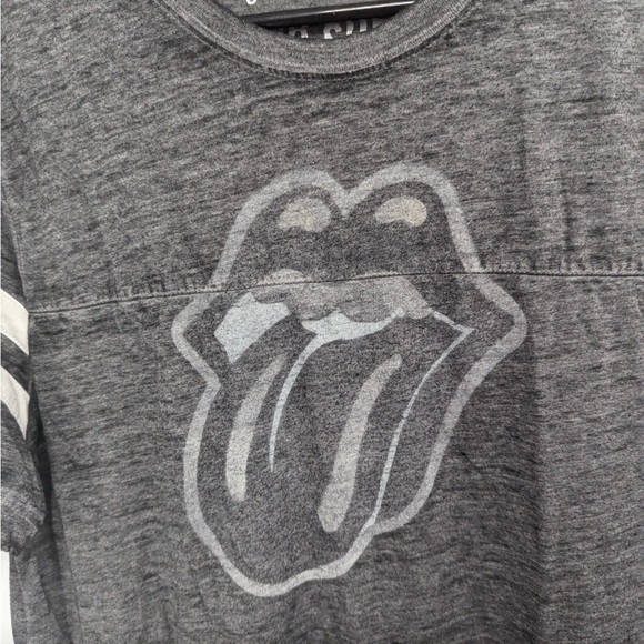 Massimo women’s gray Henley T-shirt with Rolling Stones graphic Size medium - Picture 2 of 7